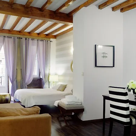 Apartman Inicia Casas Reales *