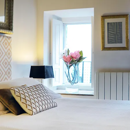 Apartman Inicia Casas Reales *