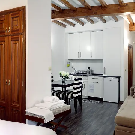Apartman Inicia Casas Reales